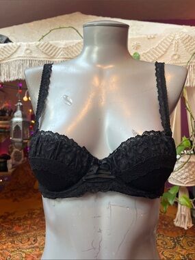 Y2K vintage black lace balconette push-up bra